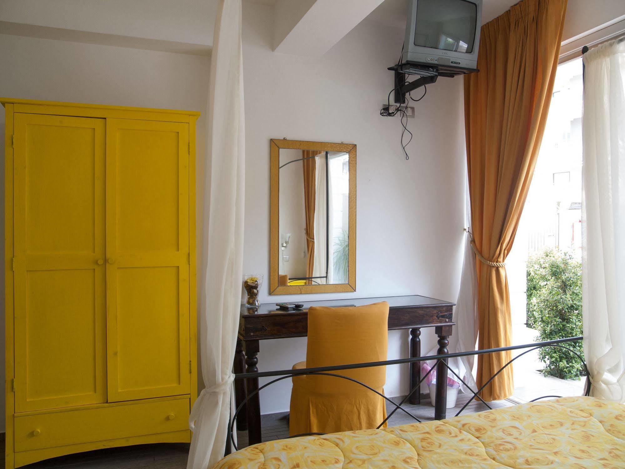 Casa Del Vento Bed and Breakfast Roccalumera Εξωτερικό φωτογραφία